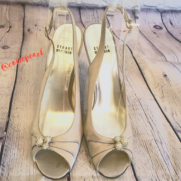 Stuart Weitzman Silver Satin Heels - Picture 2 of 9